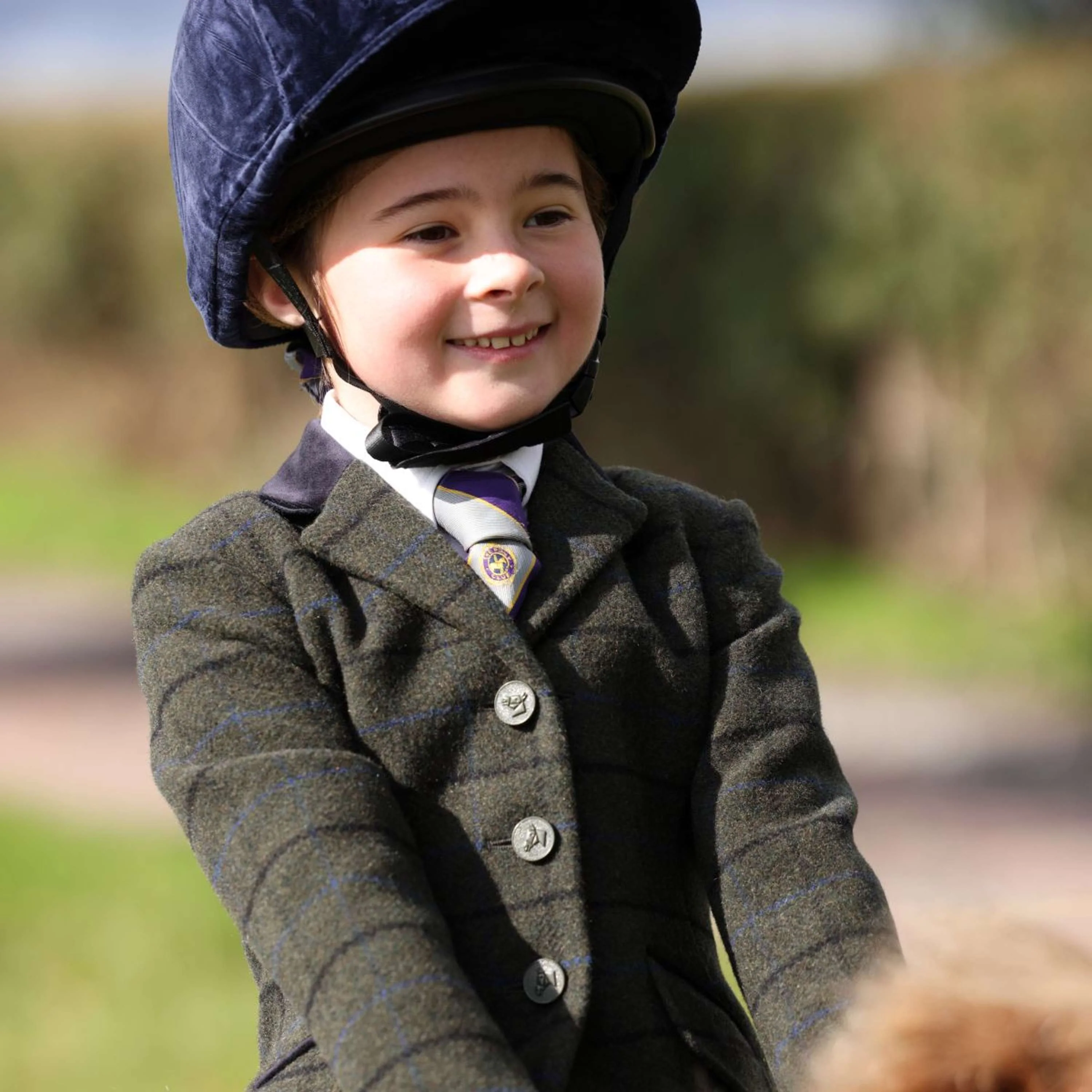 Aubrion by Shires Giacca da Competizione Saratoga Bambini Verde Scuro Check - Image 10