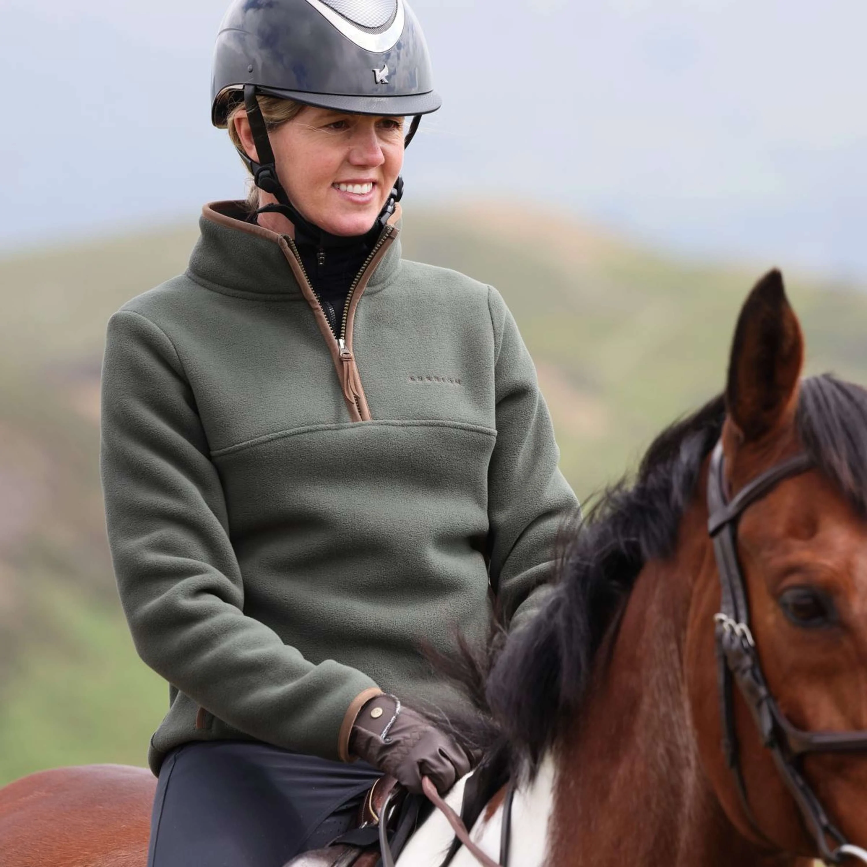 Aubrion by Shires Maglione Original Fleece Verde - Image 2
