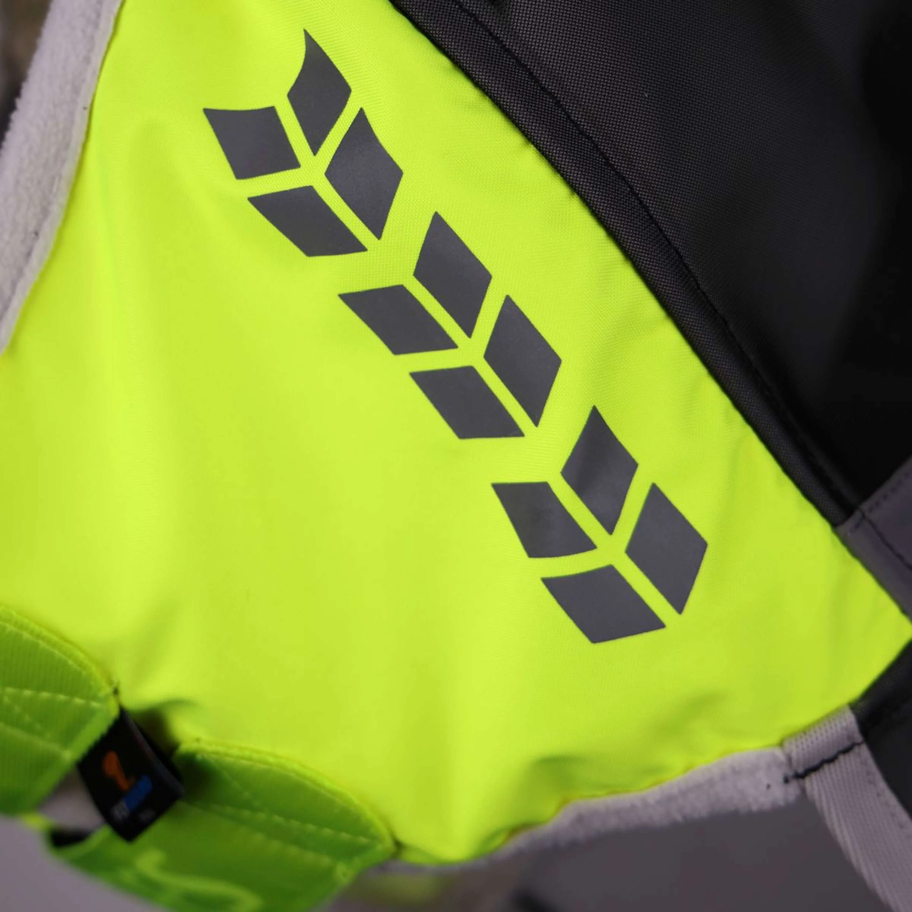 FlyGuard by Shires Maschera per Mosche Pro Hi-Viz Fine Mesh con Orecchie Giallo fluo - Image 4