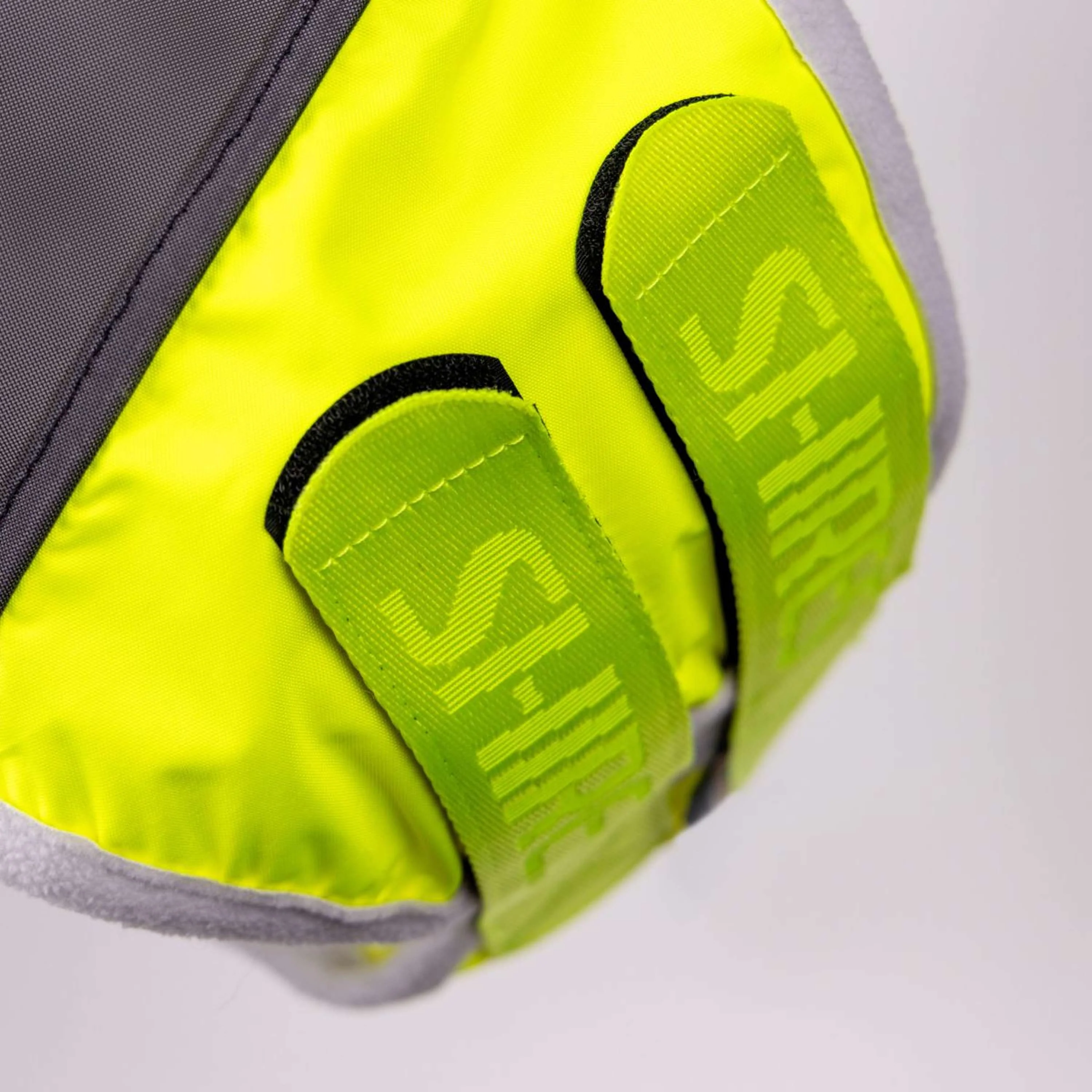 FlyGuard by Shires Maschera per Mosche Pro Hi-Viz Fine Mesh con Orecchie Giallo fluo - Image 5
