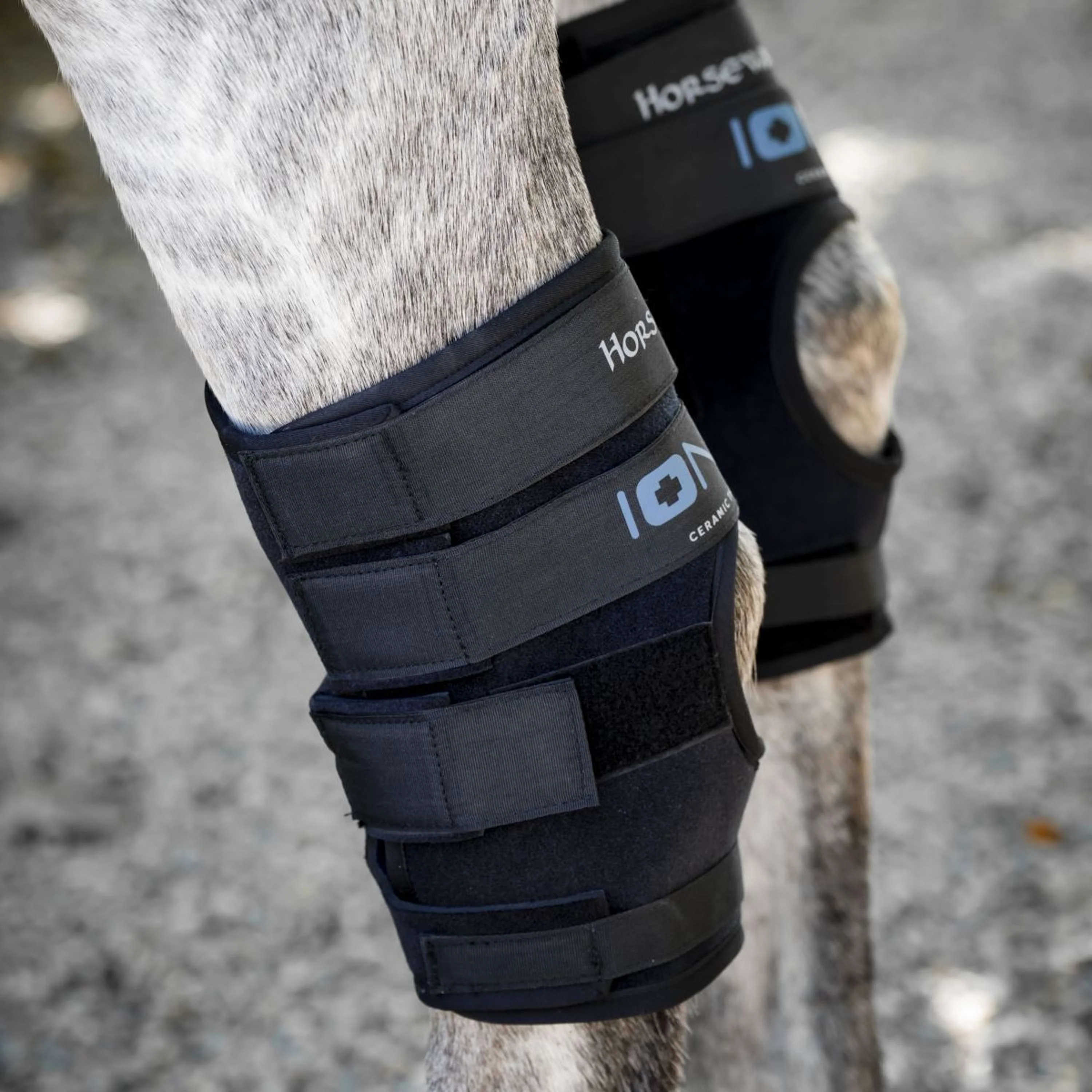 Horseware Hock Boots Ionic Set of 2 Nero - Image 2