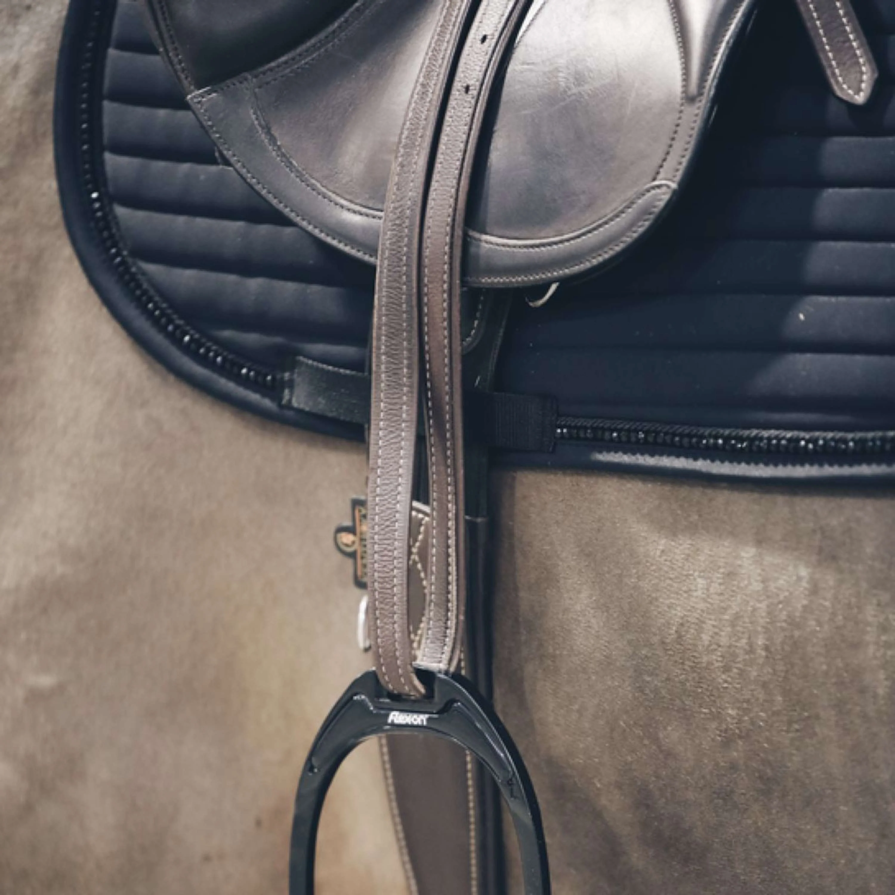 Kentucky Horsewear Sottosella da Salto Pearls Nero - Image 5