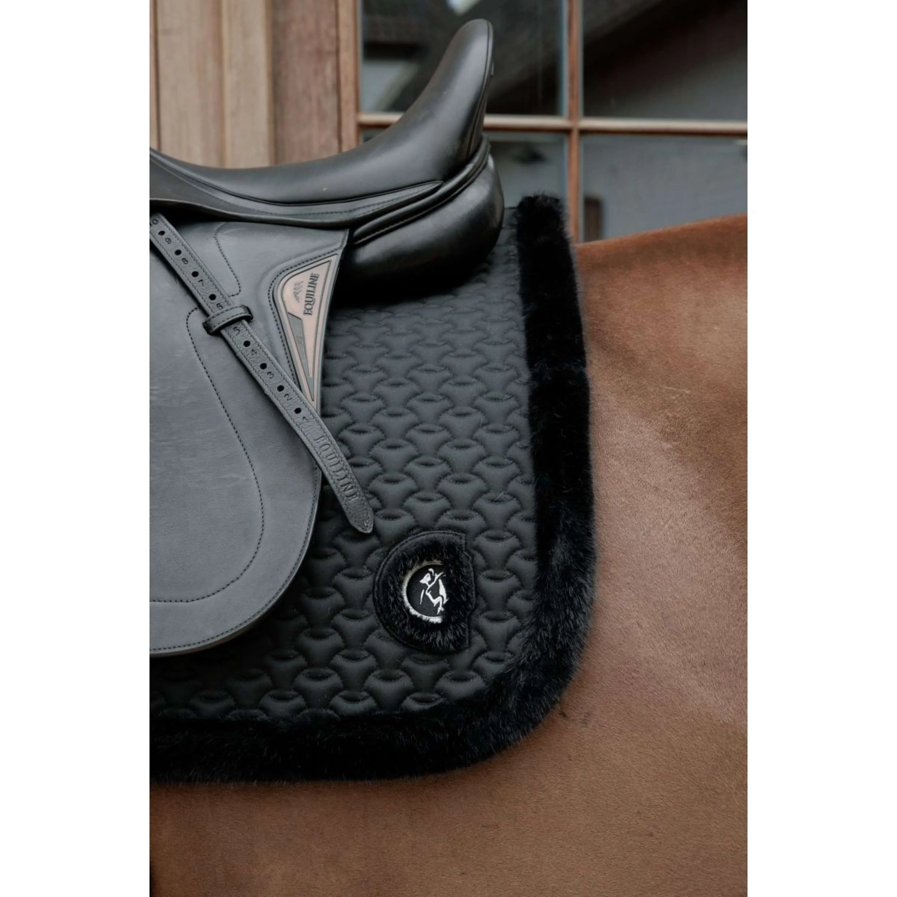 Kentucky Horsewear Sottosella Fake Fur Onion Quilt Dressage Nero - Image 3
