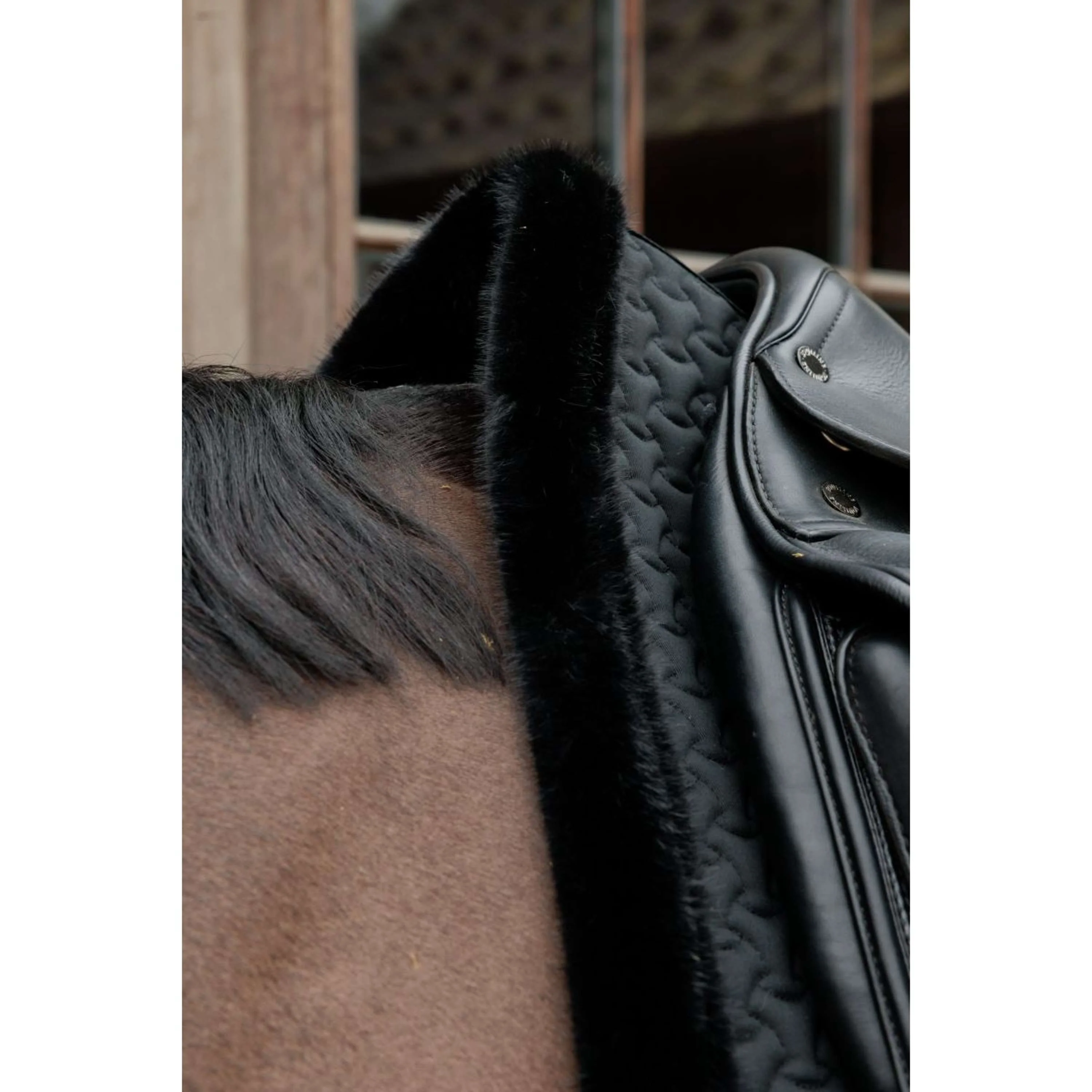 Kentucky Horsewear Sottosella Fake Fur Onion Quilt Dressage Nero - Image 4
