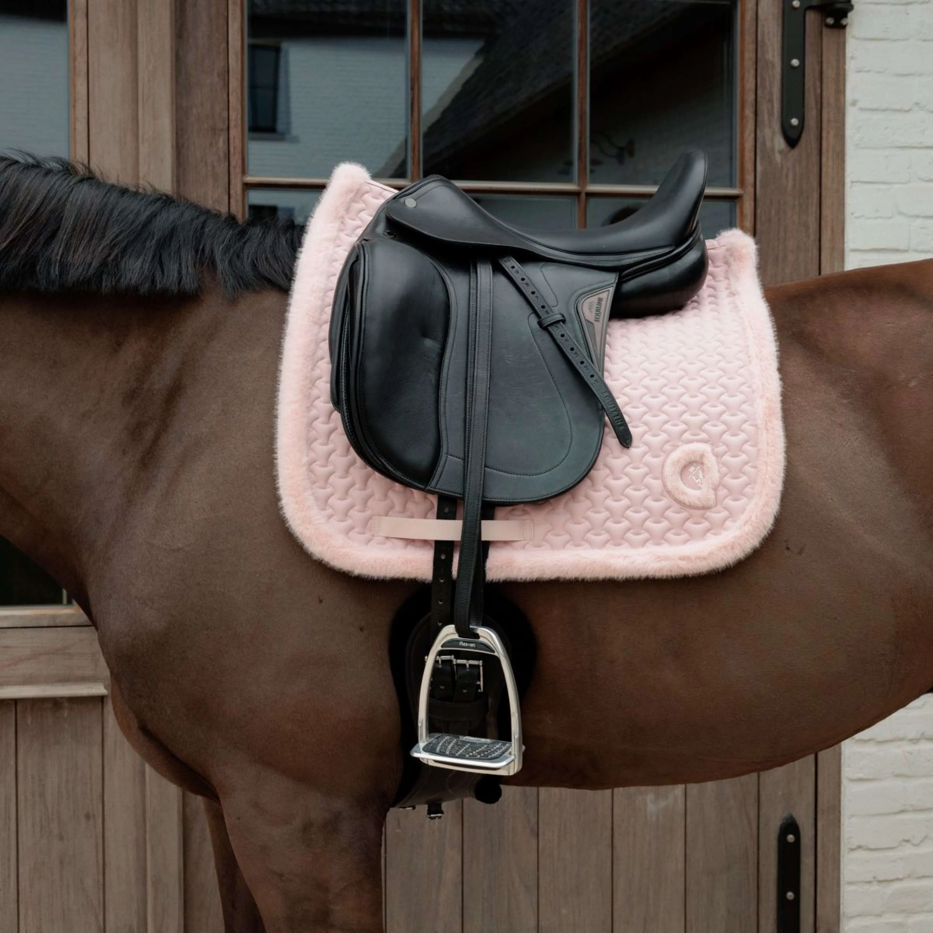 Kentucky Horsewear Sottosella Fake Fur Onion Quilt Dressage Rosa antico - Image 2