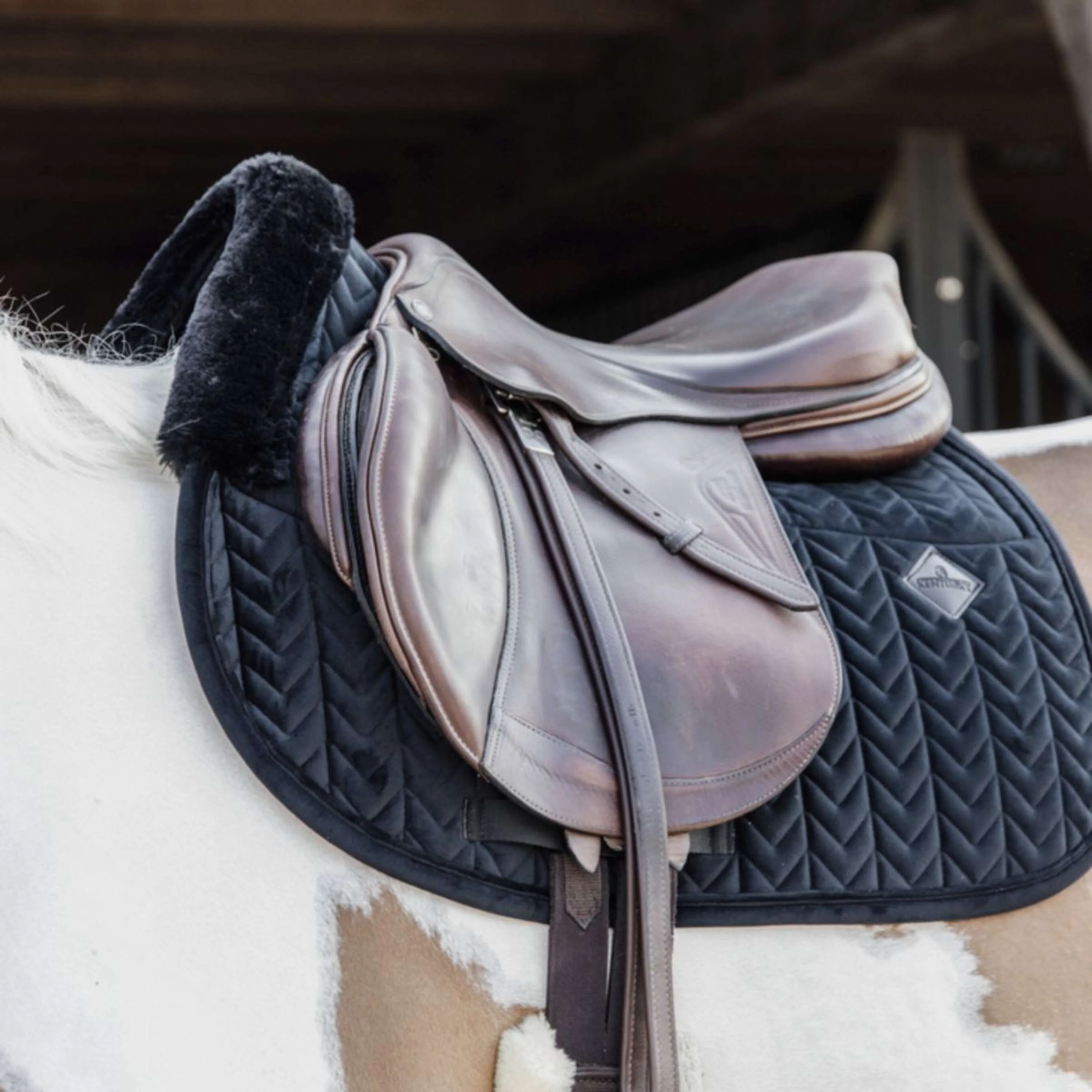 Kentucky Horsewear Sottosella Skin Friendly Velvet Saltando Nero - Image 2