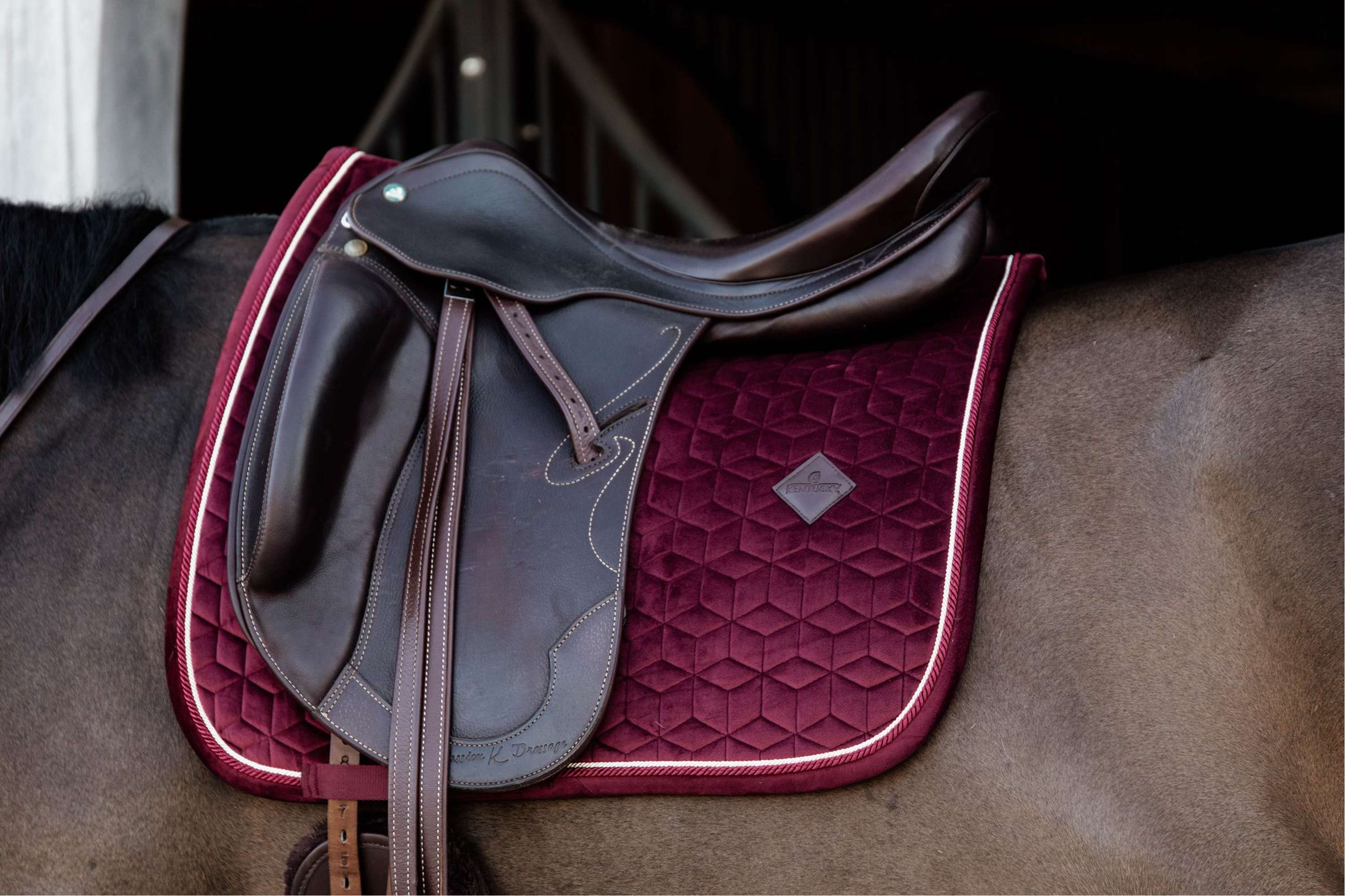 Kentucky Horsewear Sottosella Velvet Bordeaux - Image 2