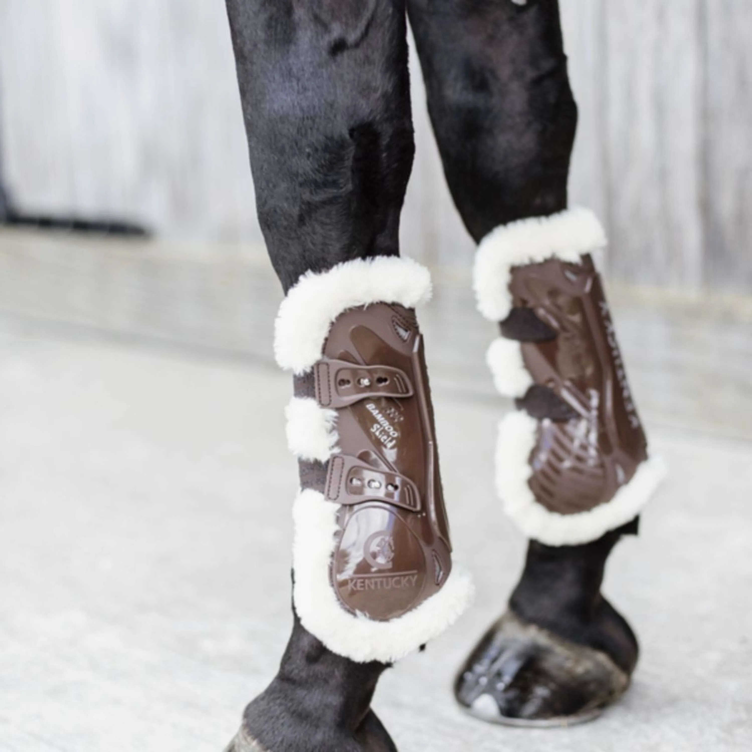 Kentucky Horsewear Stinchiere Bamboo Elastic Vegan Sheepskin Marrone