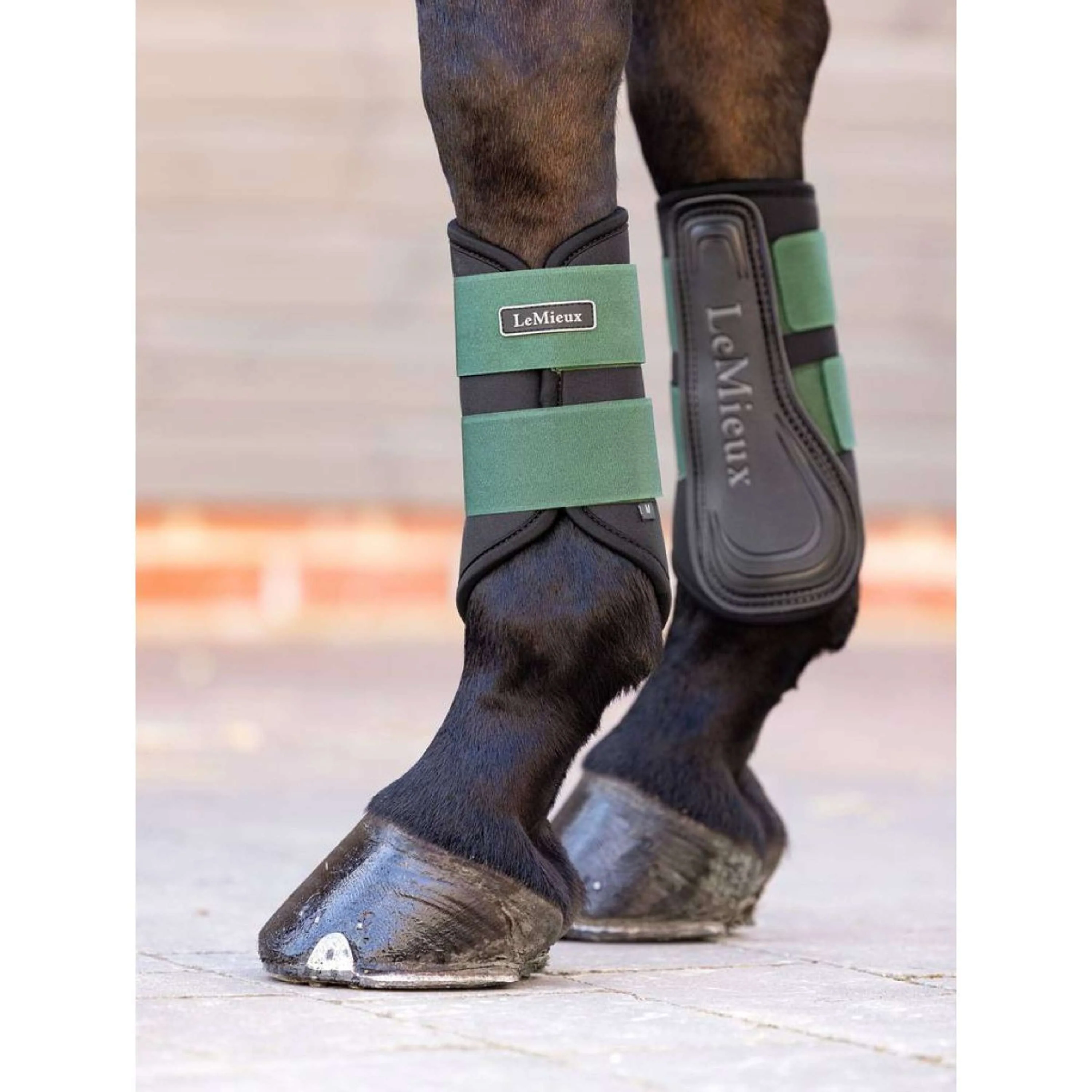 LeMieux Parastinchi Grafter Brushing Cacciatore Verde - Image 4