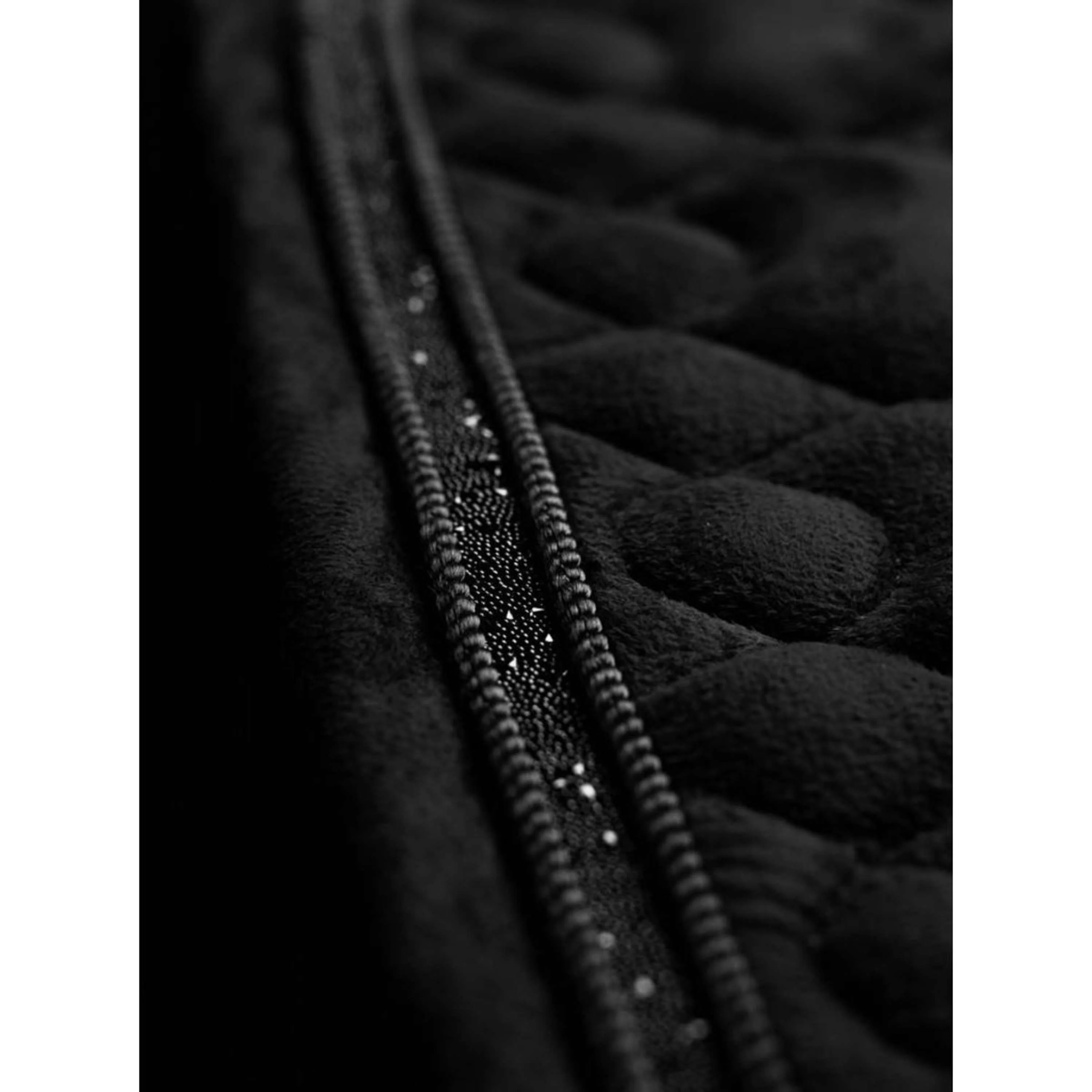 LeMieux Sottosella Crystal Suede Close Contact Nero - Image 2