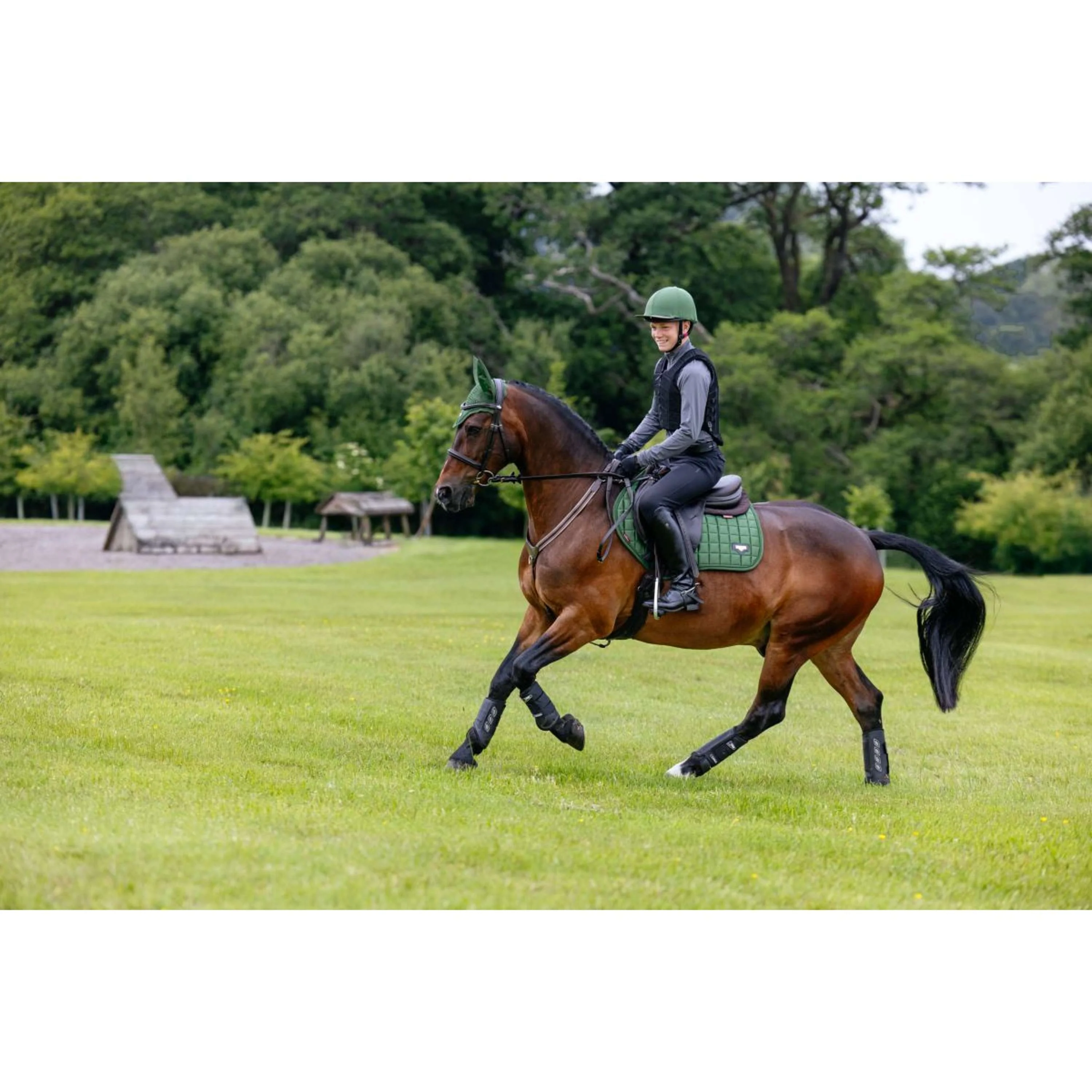 LeMieux Sottosella Loire Classic Square Close Contact Hunter Green - Image 4