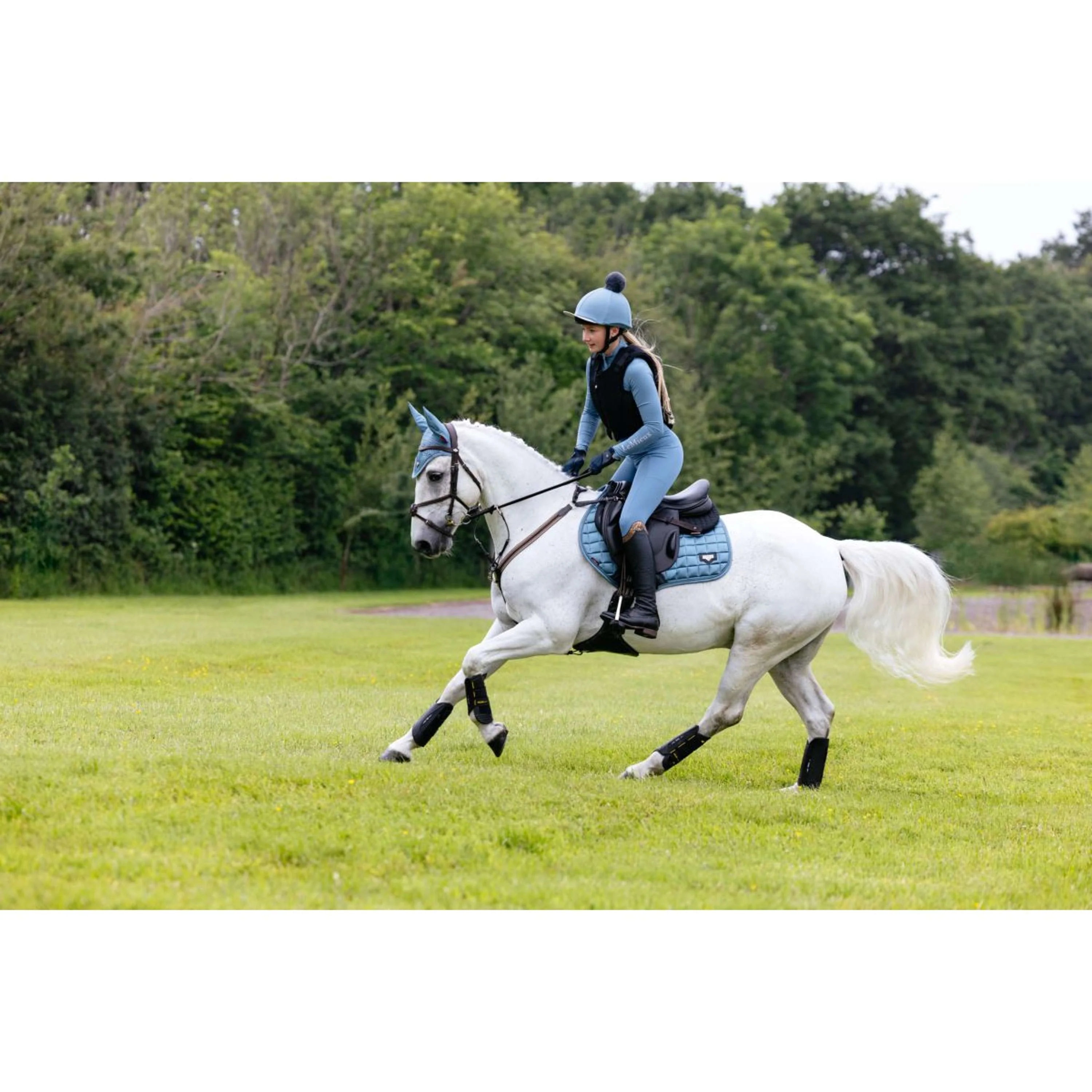 LeMieux Sottosella Loire Classic Square Close Contact Ice Blue - Image 4