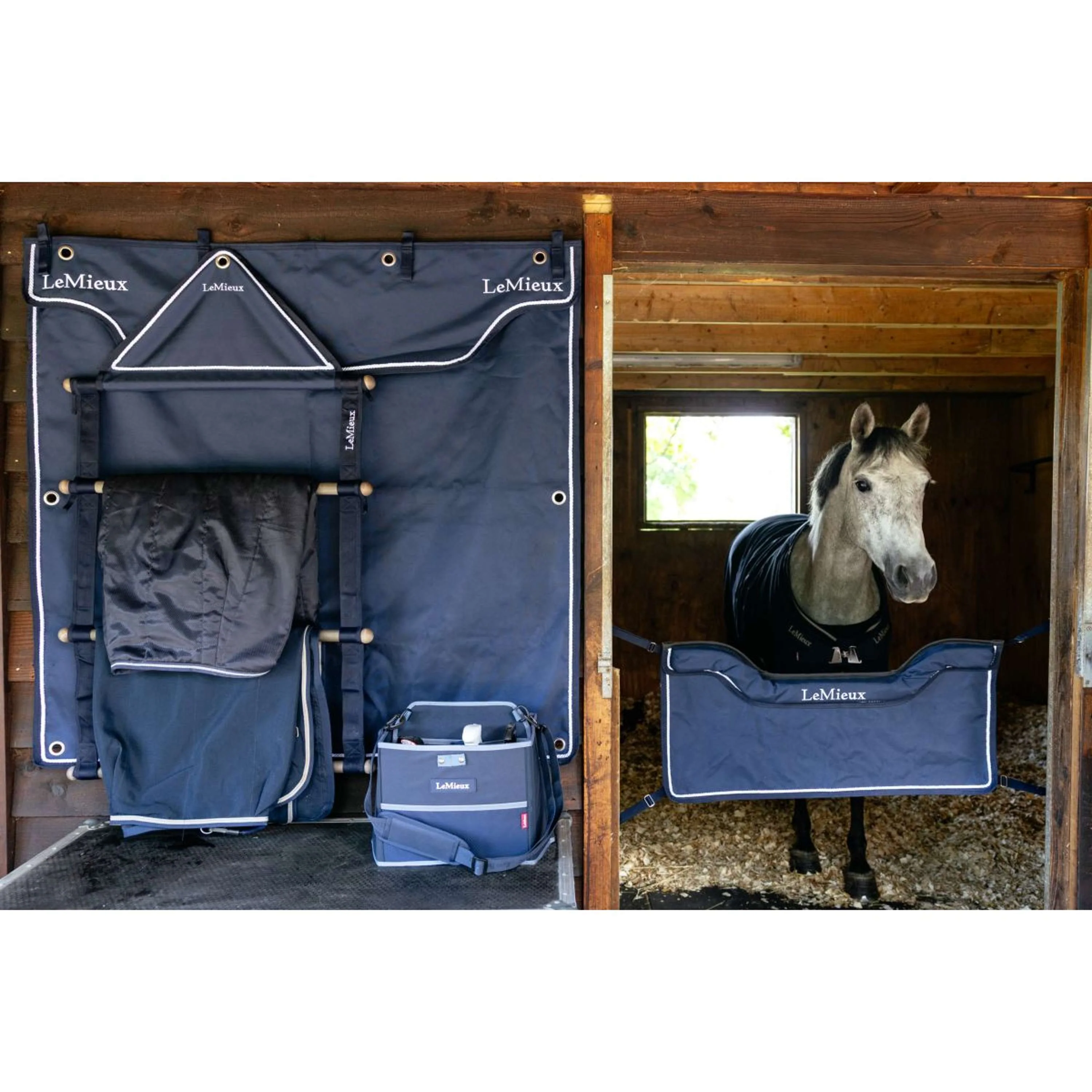 LeMieux Stable Guard Navy - Image 4