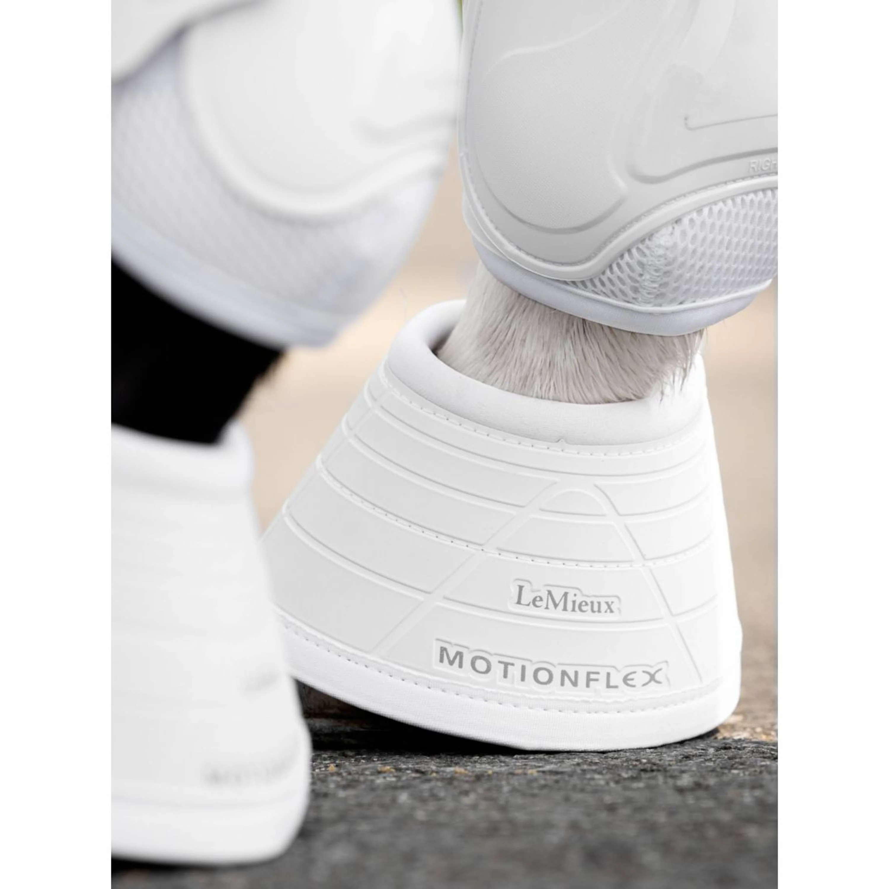 LeMieux Stivaletti a Campana Motionflex OverReach Bianco - Image 3