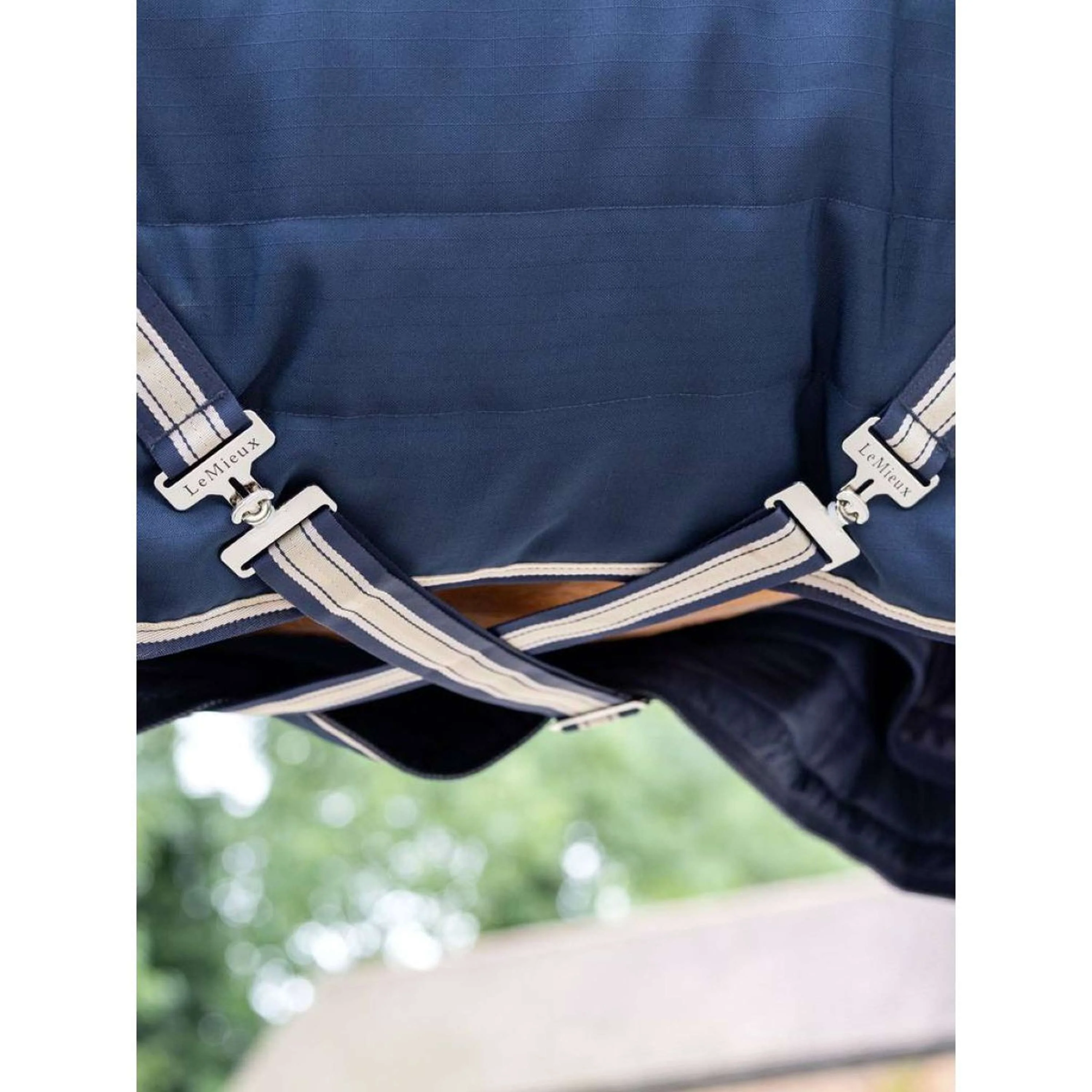 LeMieux Tappeto Kudos Stable 50 g Navy - Image 5