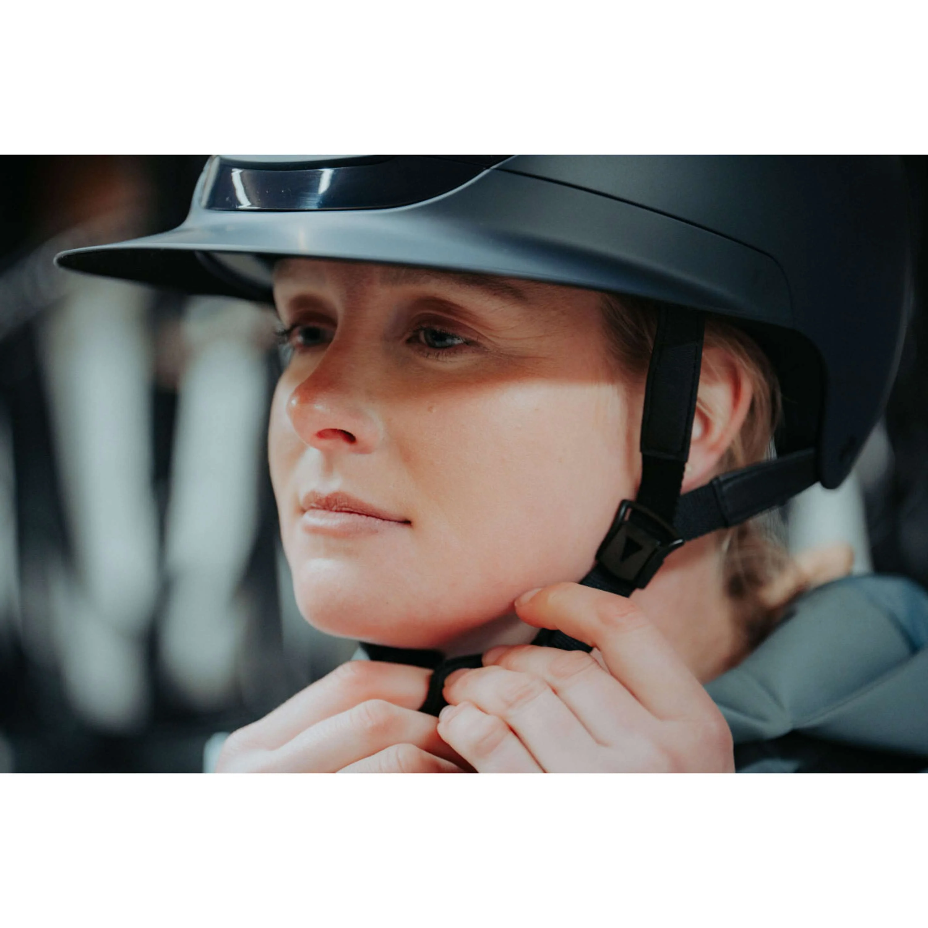 Pikeur Cappellino AirLuxe Pure Visiera lunga Midnight Blue - Image 12