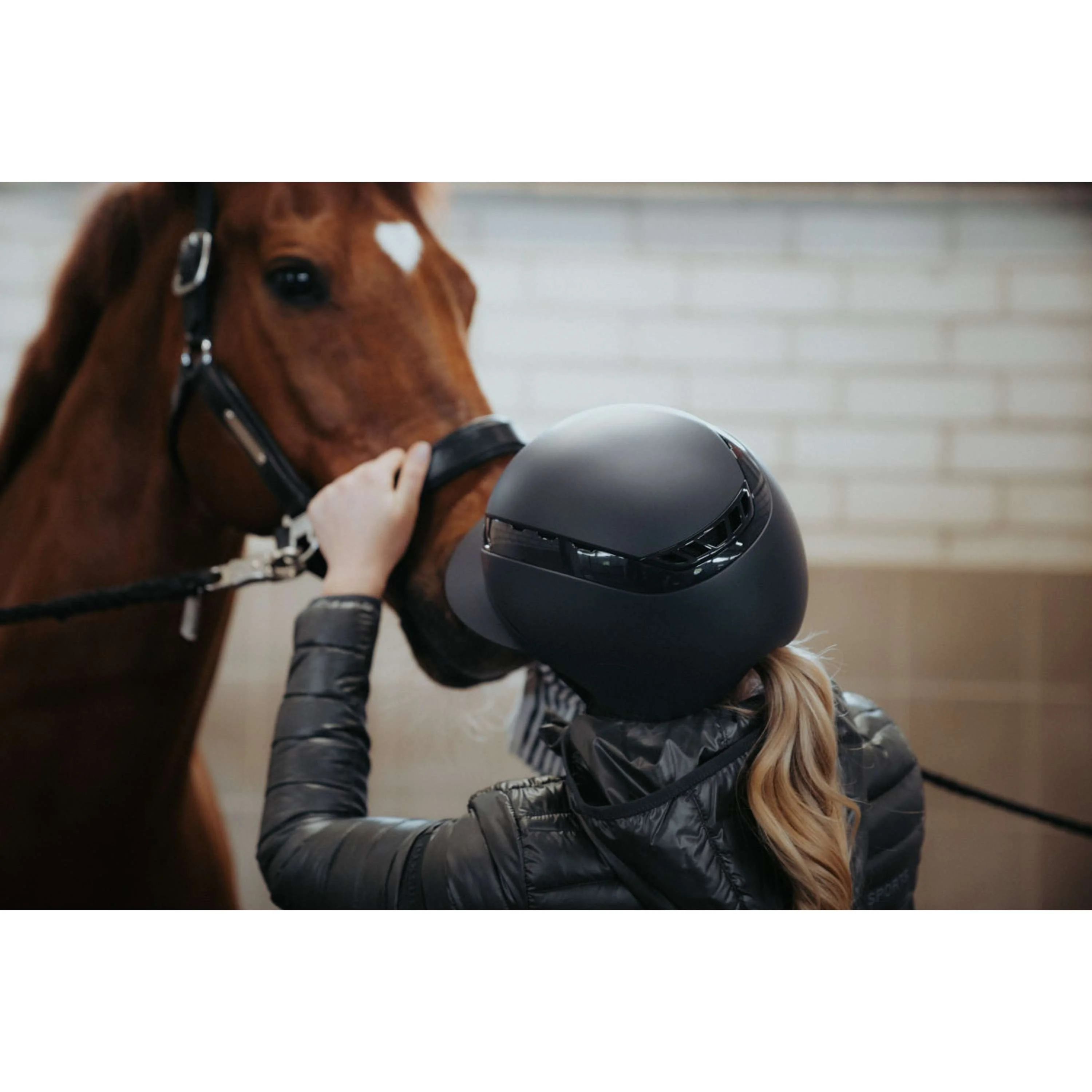 Pikeur Cappellino AirLuxe Pure Visiera lunga Nero - Image 9