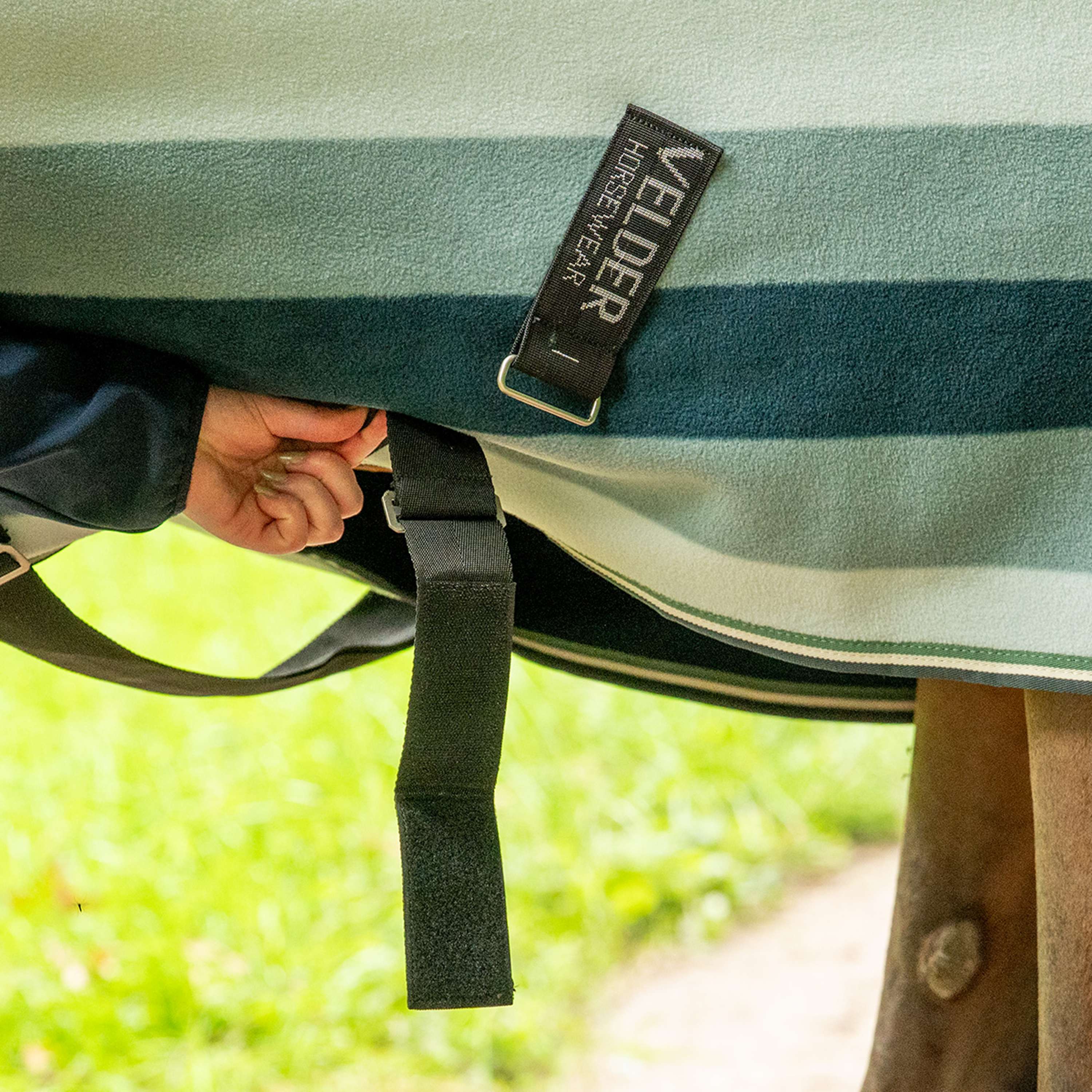 Velder Horsewear Premium Stripe Cooler Rug Striped Night Forest - Image 7